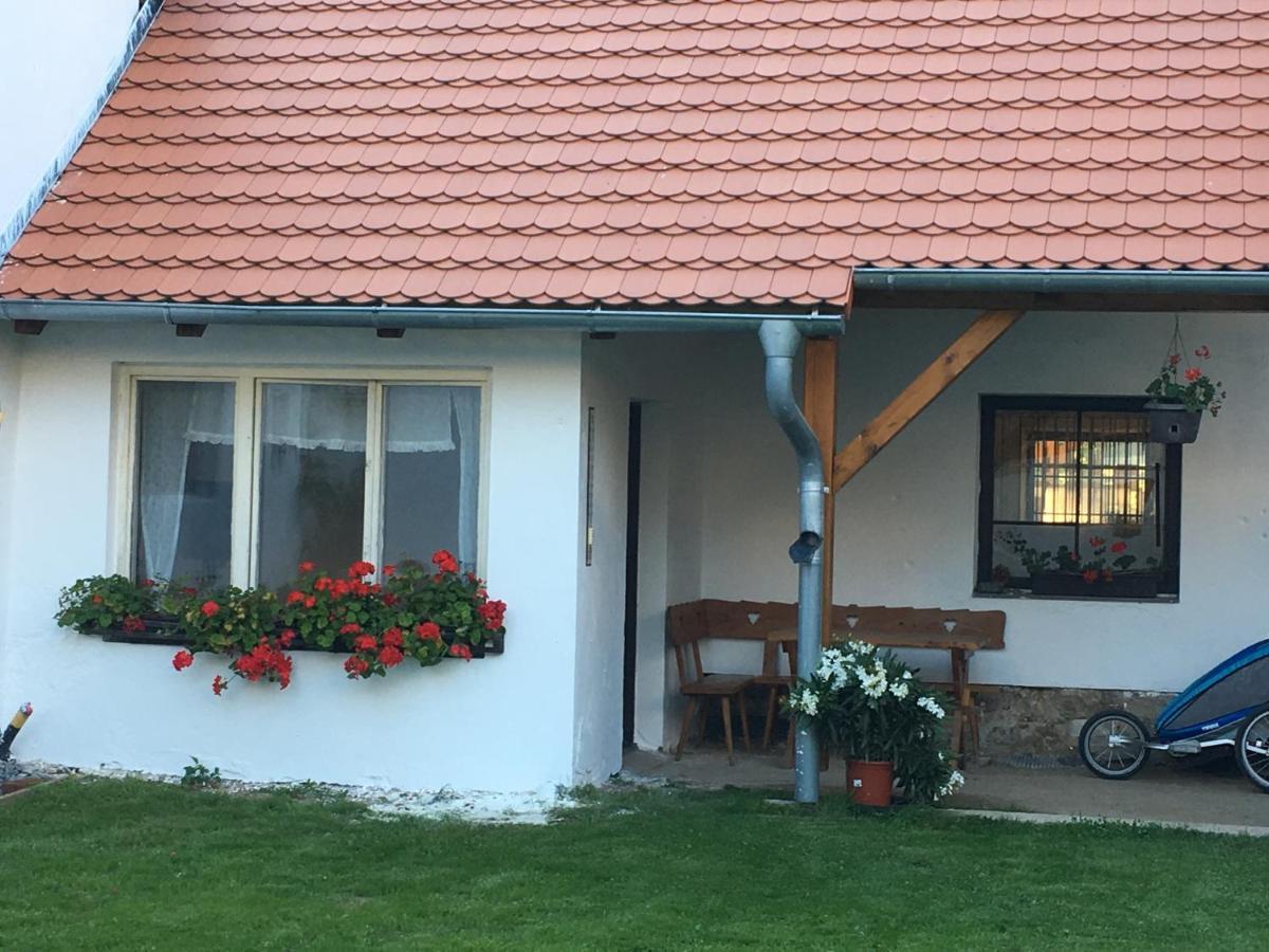 Statek Stranovice Apartamento Malenice Exterior foto